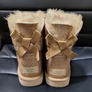 Uggs size 7. Never Worn